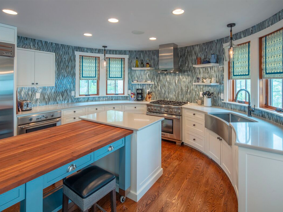curved kitchen