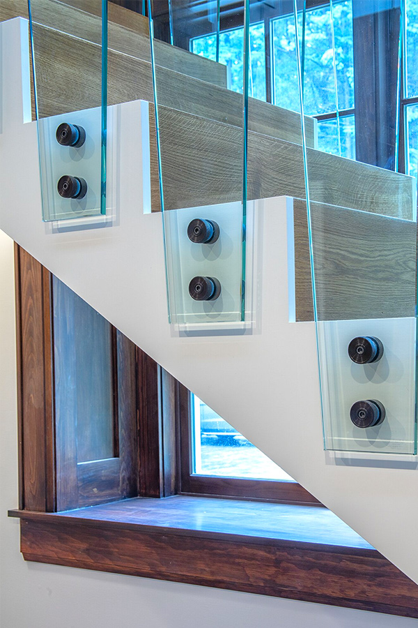 detail glass staircase